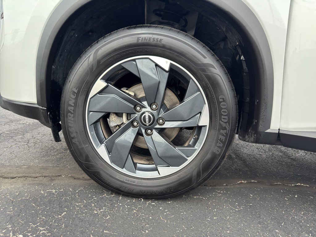 Used 2024 Nissan Rogue SV image 19