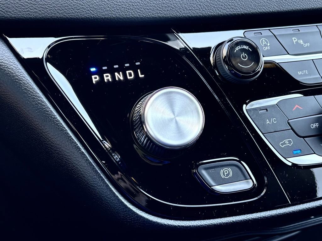 New 2026 Chrysler Voyager LX FWD image 17