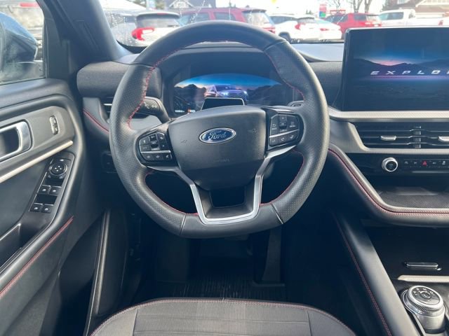 Used 2025 Ford Explorer ST-Line image 16