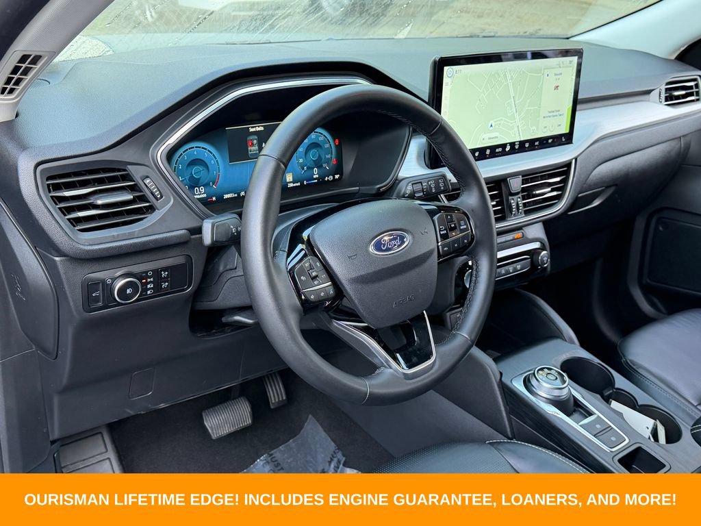 Used 2025 Ford Escape Platinum AWD/4WD image 28