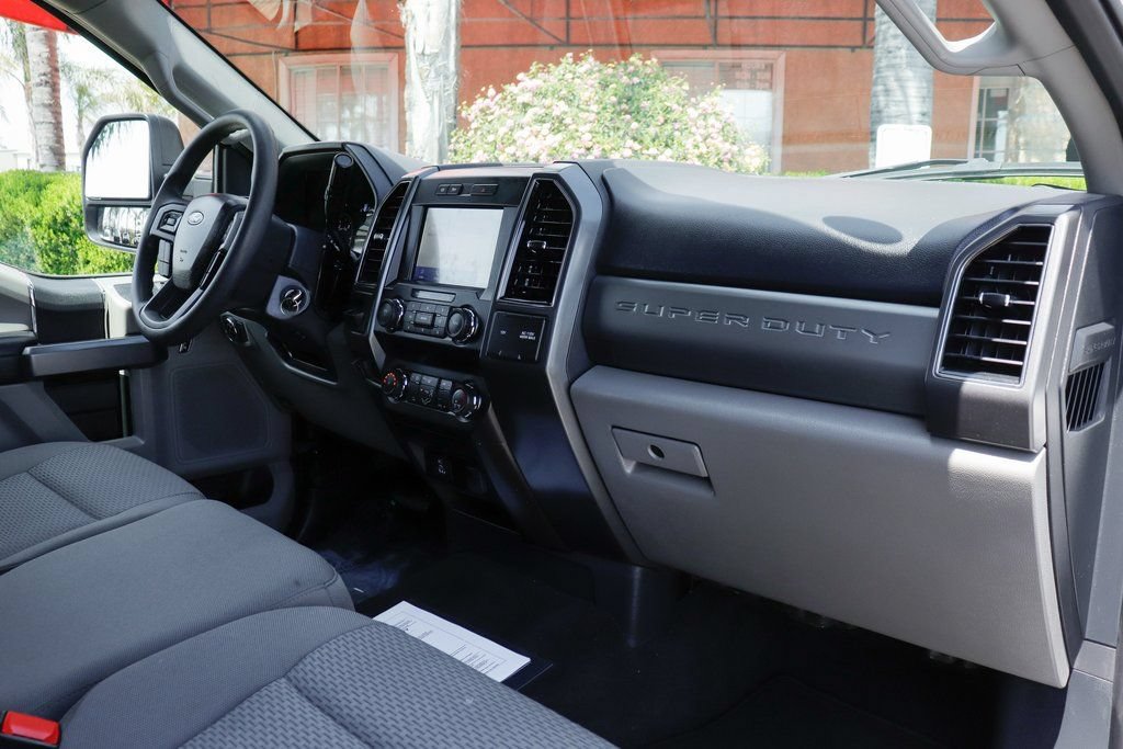Used 2022 Ford F550 2WD Regular Cab Super Duty w/ XLT Value Package image 39