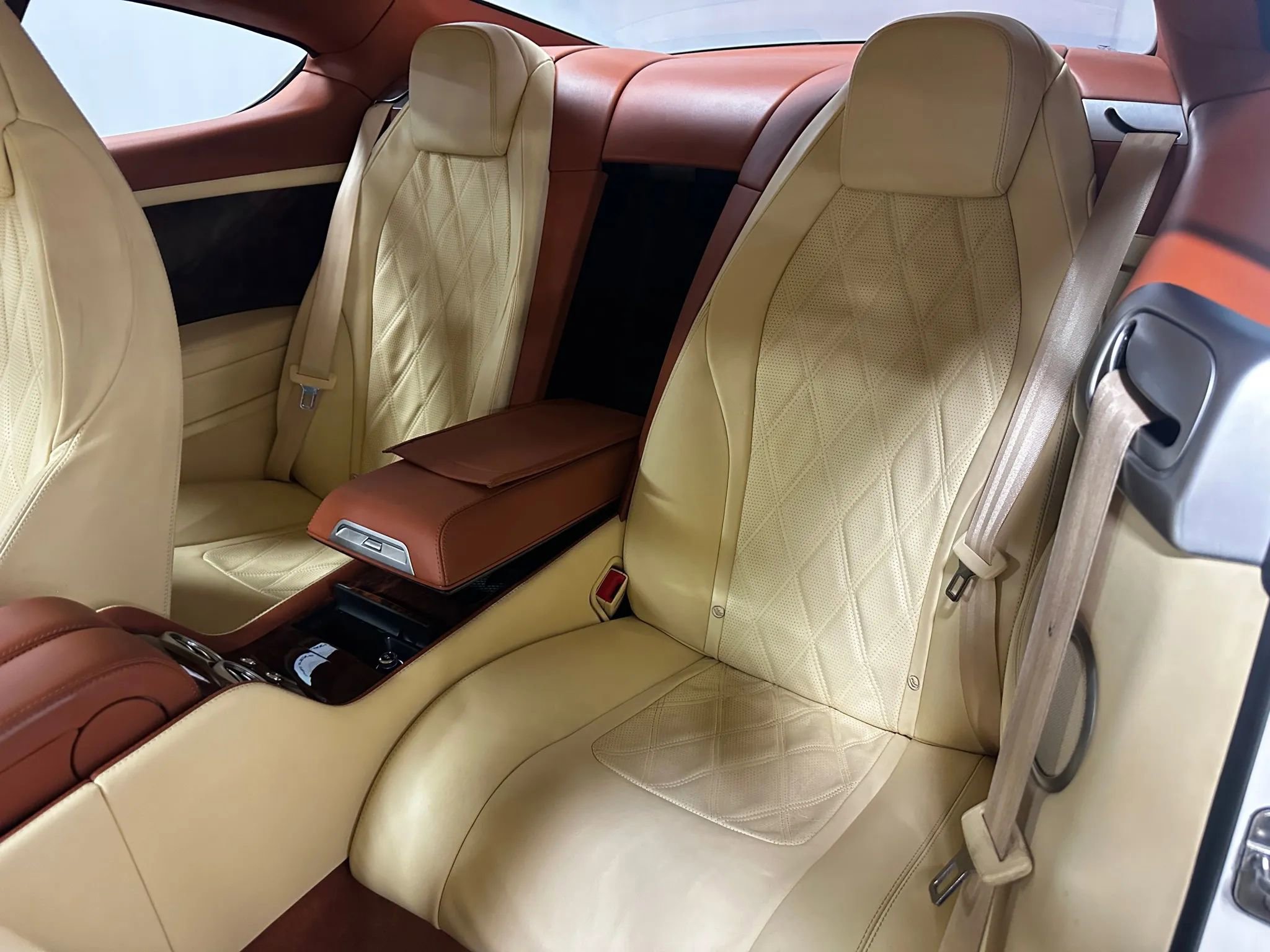 Used 2014 Bentley Continental GT image 13