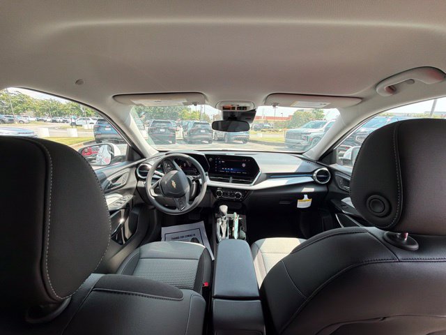 New 2026 Chevrolet Trax LT FWD image 31