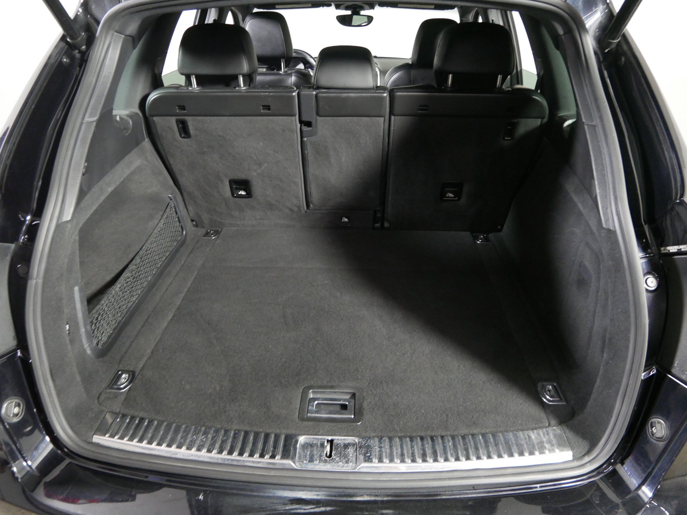 Used 2013 Porsche Cayenne S image 18