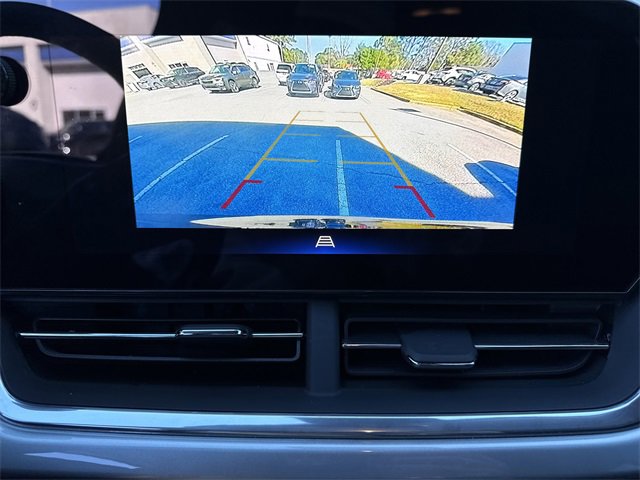 Used 2024 Chevrolet Trax LT w/ LT Convenience Package image 23