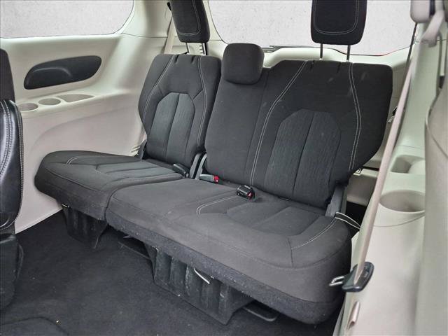 Used 2023 Chrysler Voyager LX FWD image 18