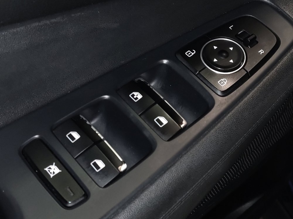 Used 2020 Hyundai Santa Fe SE w/ Cargo Package image 27