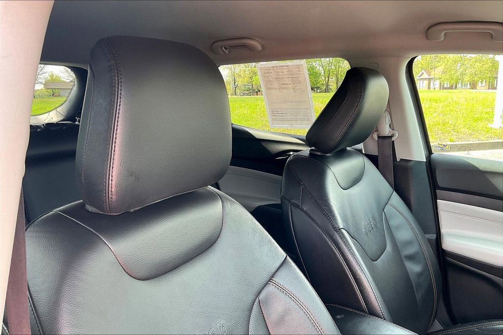 Used 2022 Jeep Compass Limited image 19