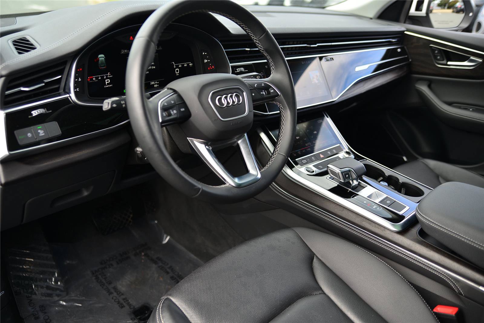 Used 2023 Audi Q8 Premium Plus AWD/4WD image 29