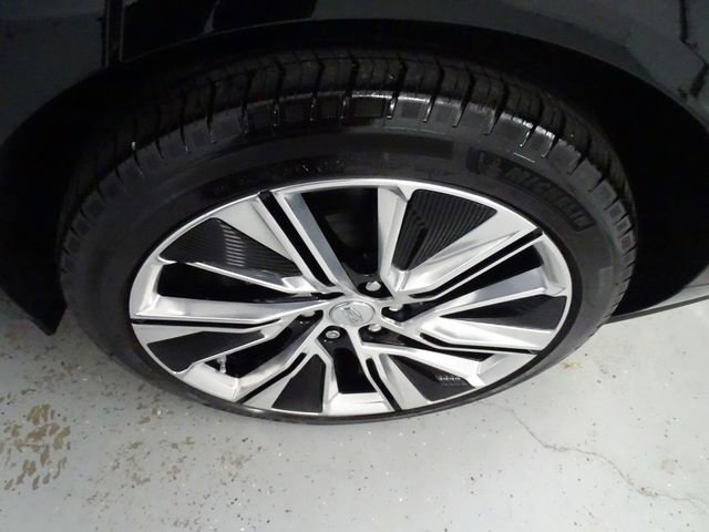 Used 2024 Cadillac Lyriq Luxury w/ LPO, Floor Liner Package image 25