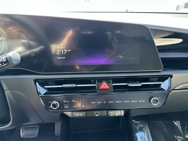 Used 2023 Kia Niro EX FWD image 13