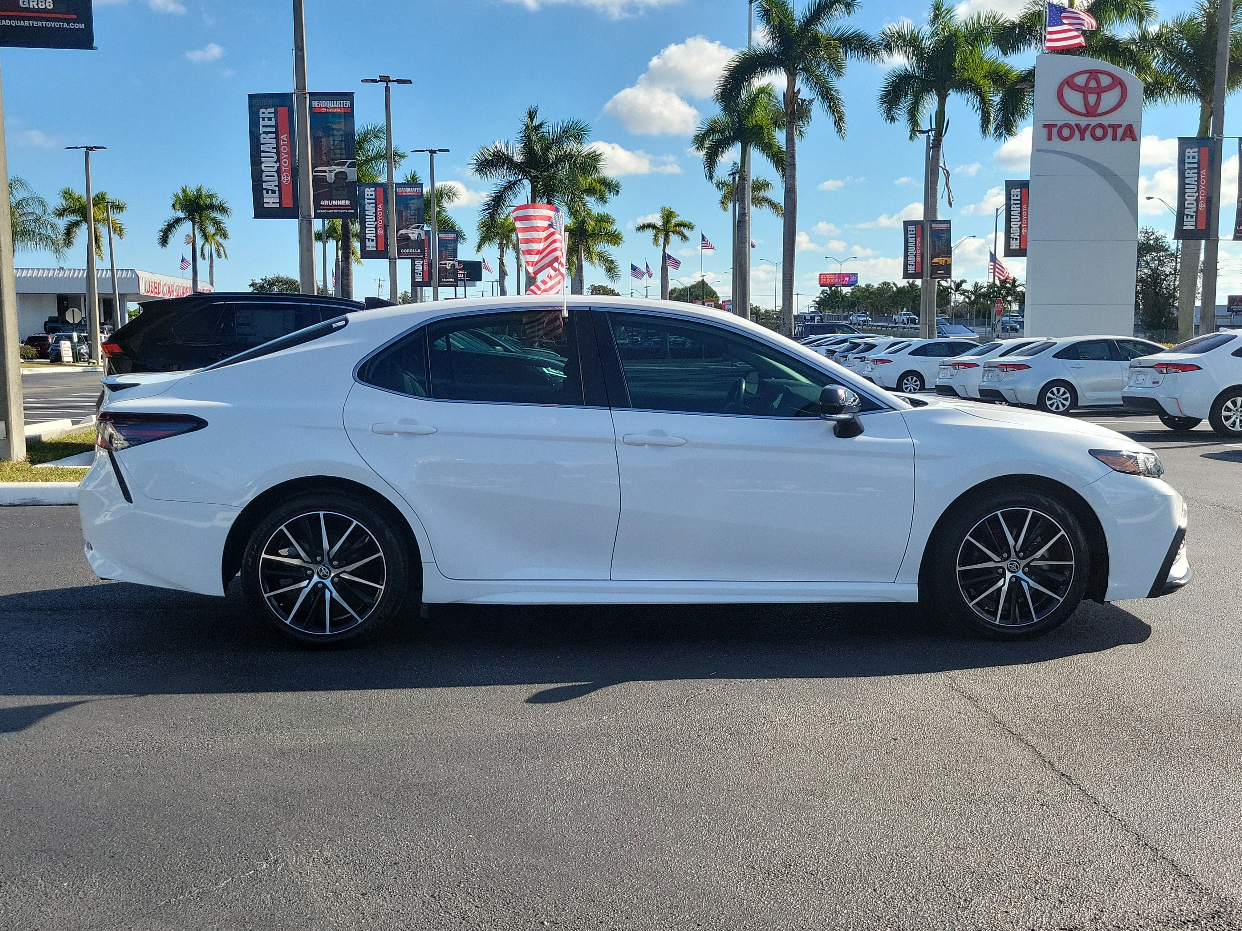 Used 2024 Toyota Camry SE image 14