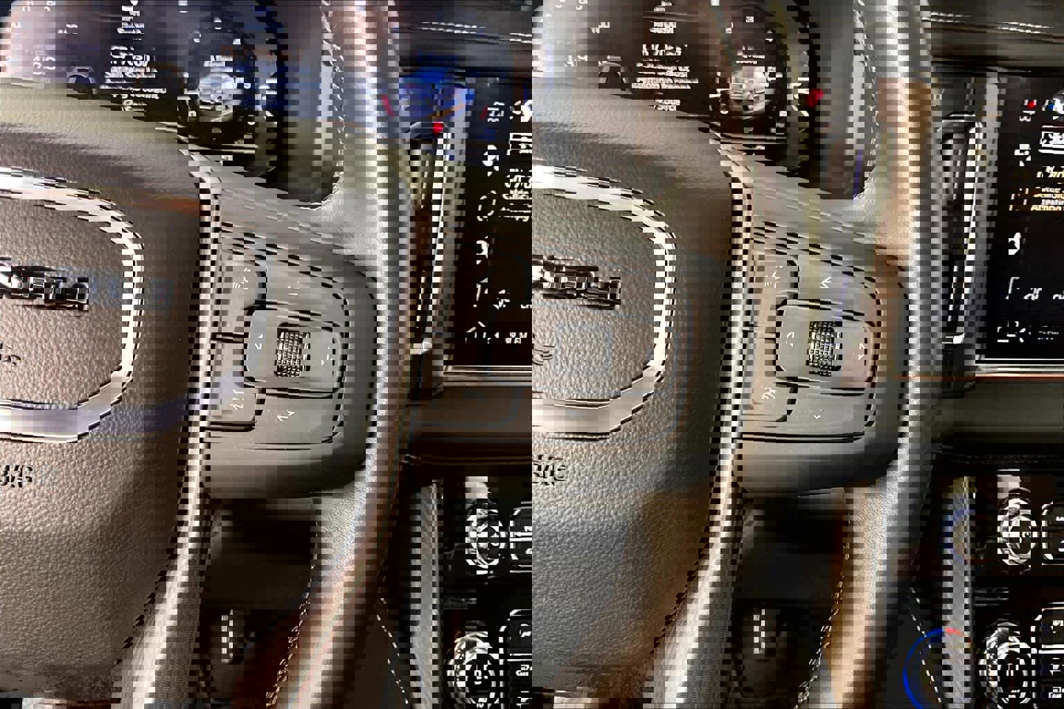 Used 2023 GMC Yukon Denali Ultimate AWD/4WD image 24