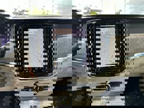 Certified 2024 Volvo S90 T8 Ultimate w/ Lounge Package image 11