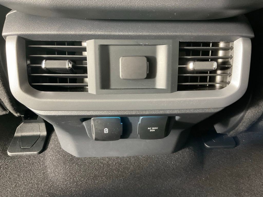 New 2025 Ford F150 Lariat w/ Equipment Group 501A Mid image 17