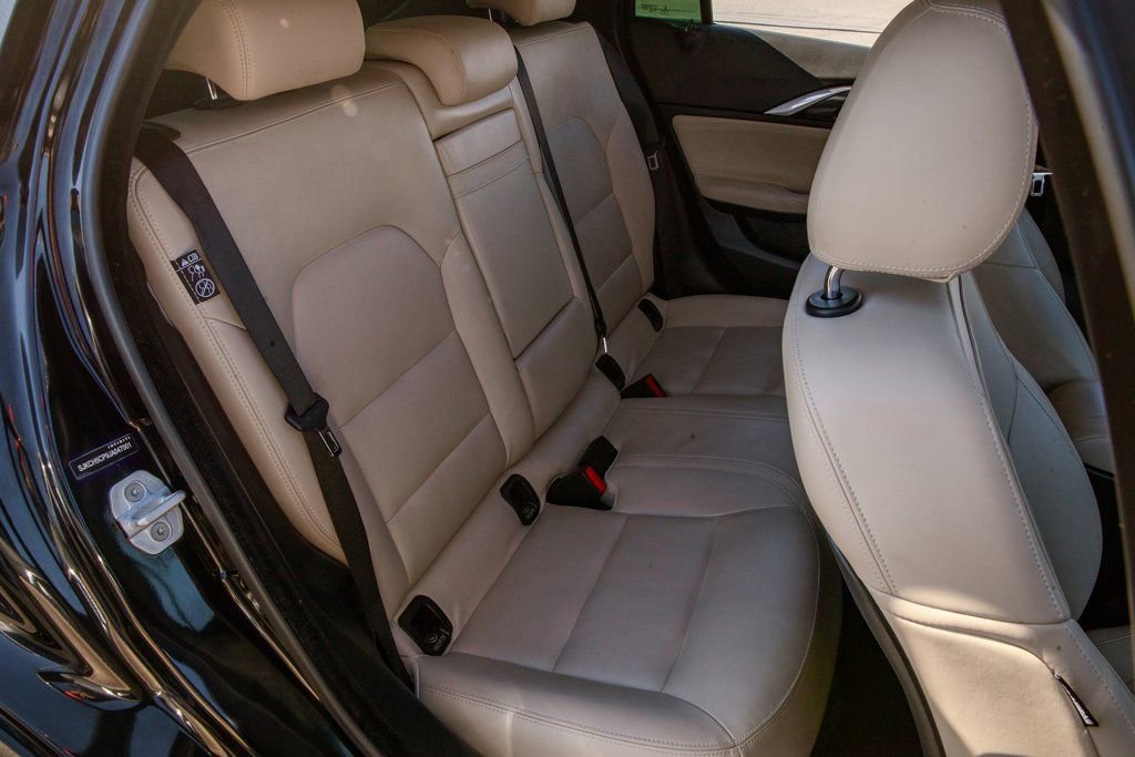 Used 2018 INFINITI QX30 Premium w/ Navigation Package image 12