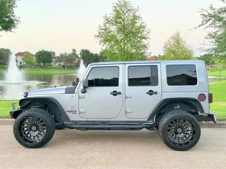 Used 2013 Jeep Wrangler Unlimited Sport image 19