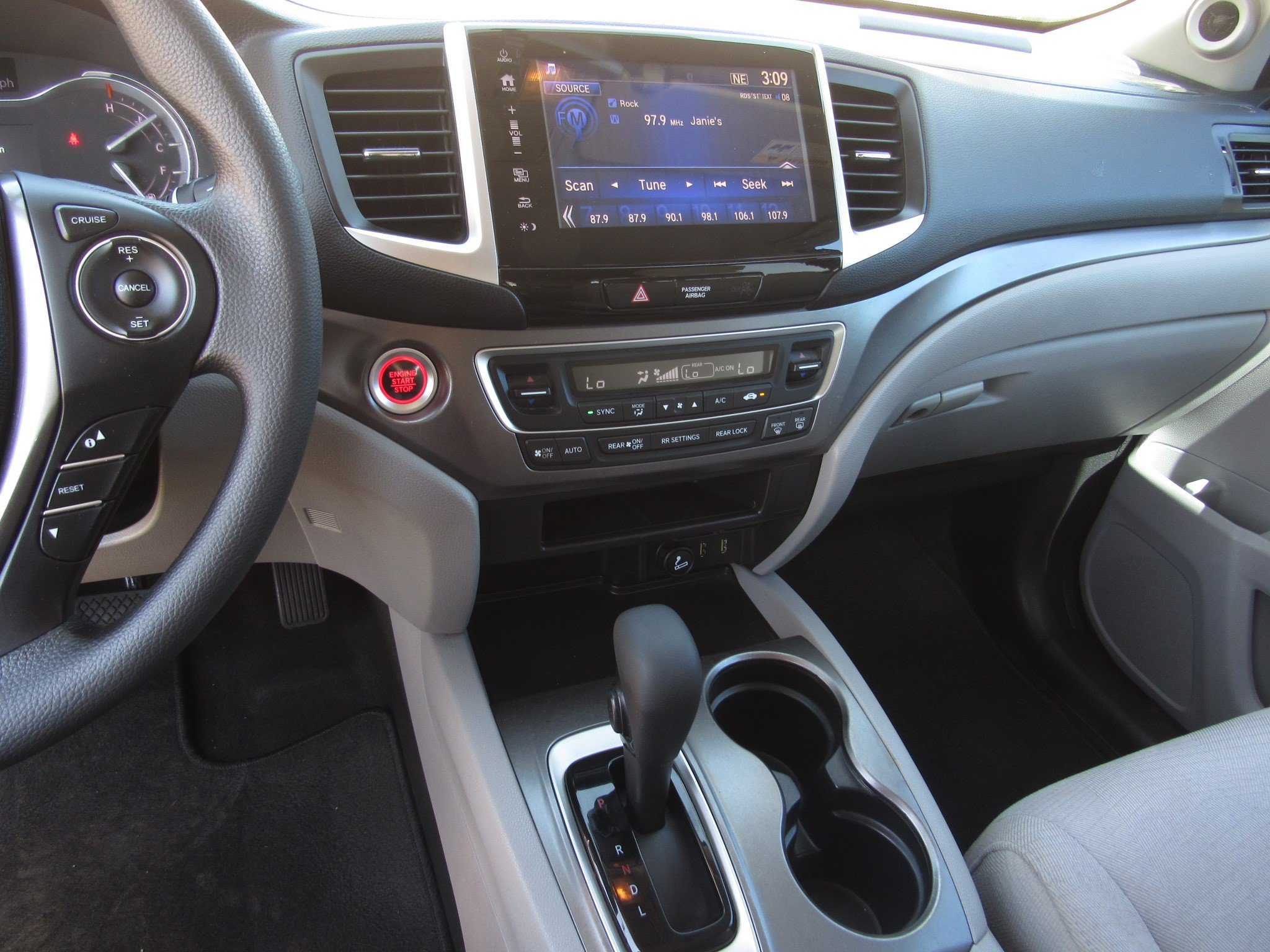 Used 2017 Honda Pilot EX image 17