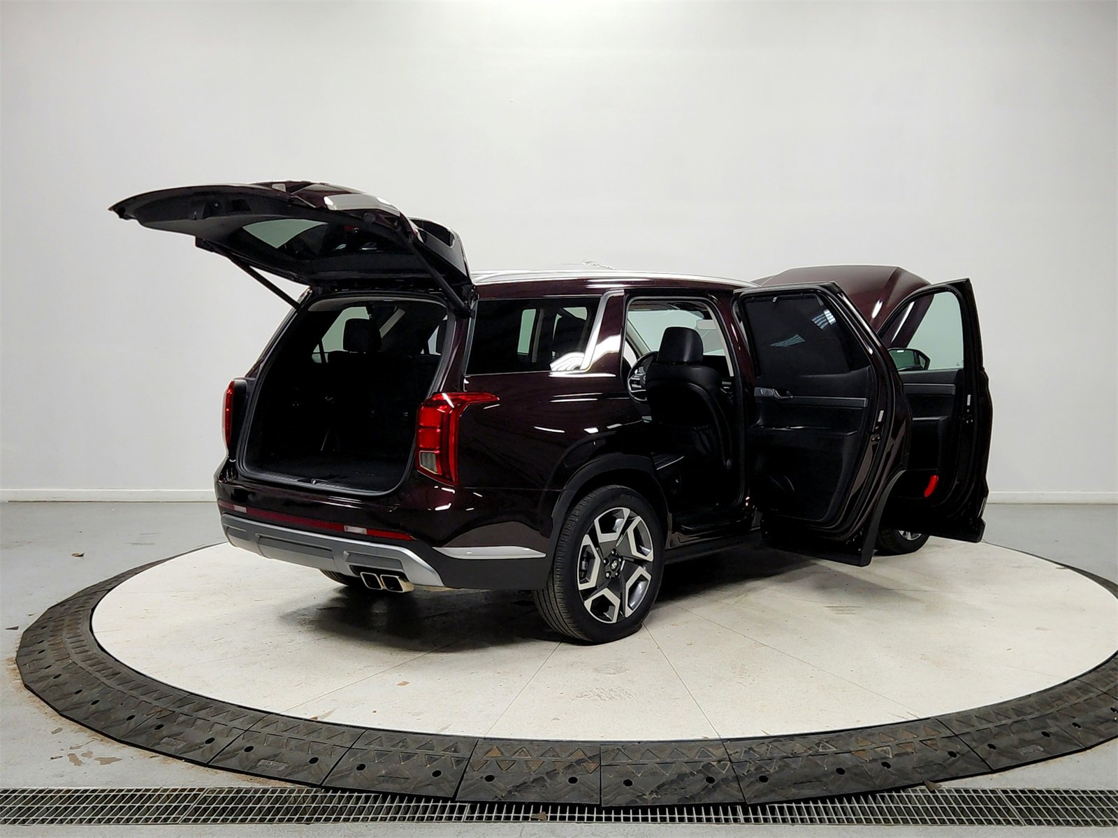 Used 2023 Hyundai Palisade SEL w/ Premium Package image 15