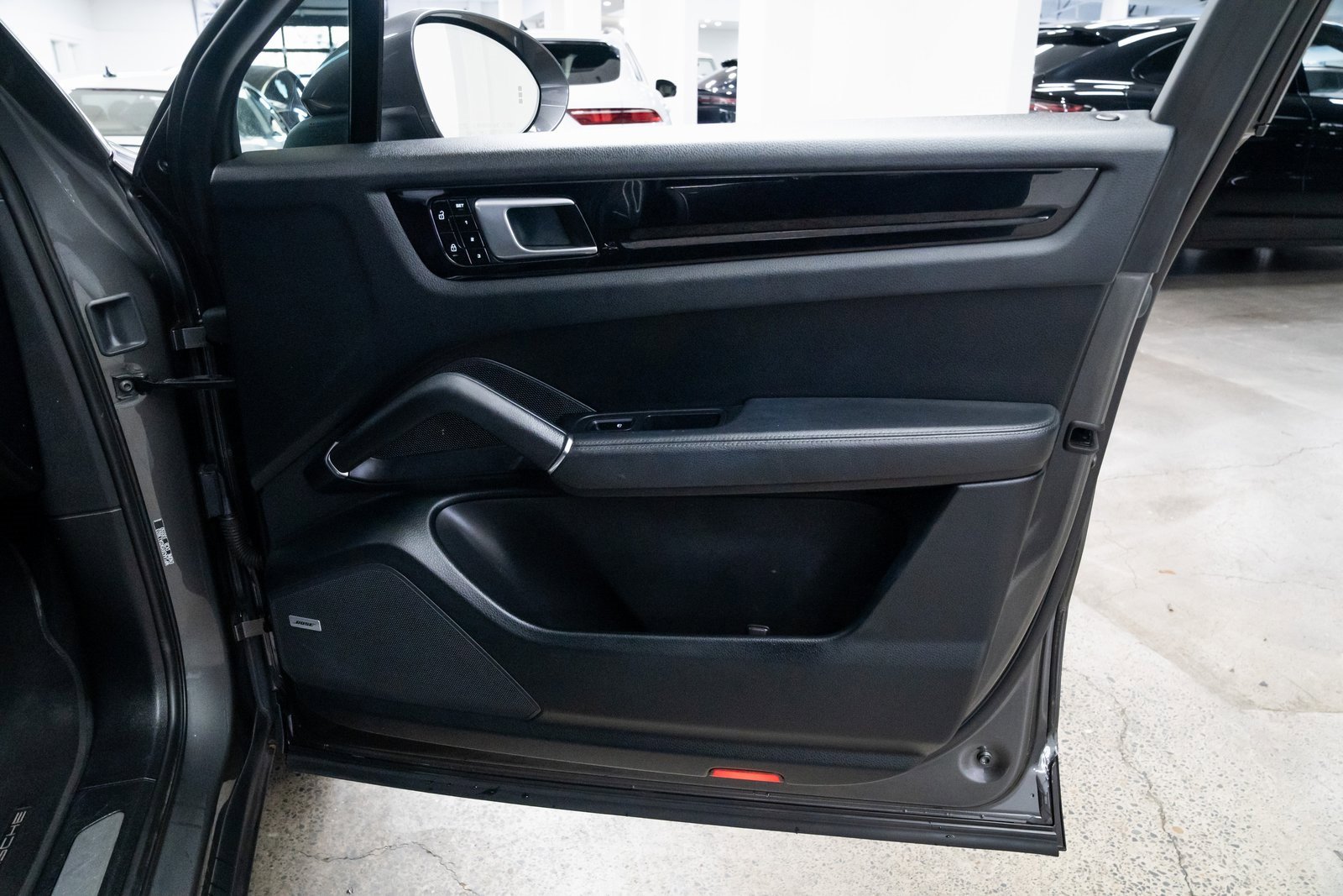 Used 2019 Porsche Cayenne image 24