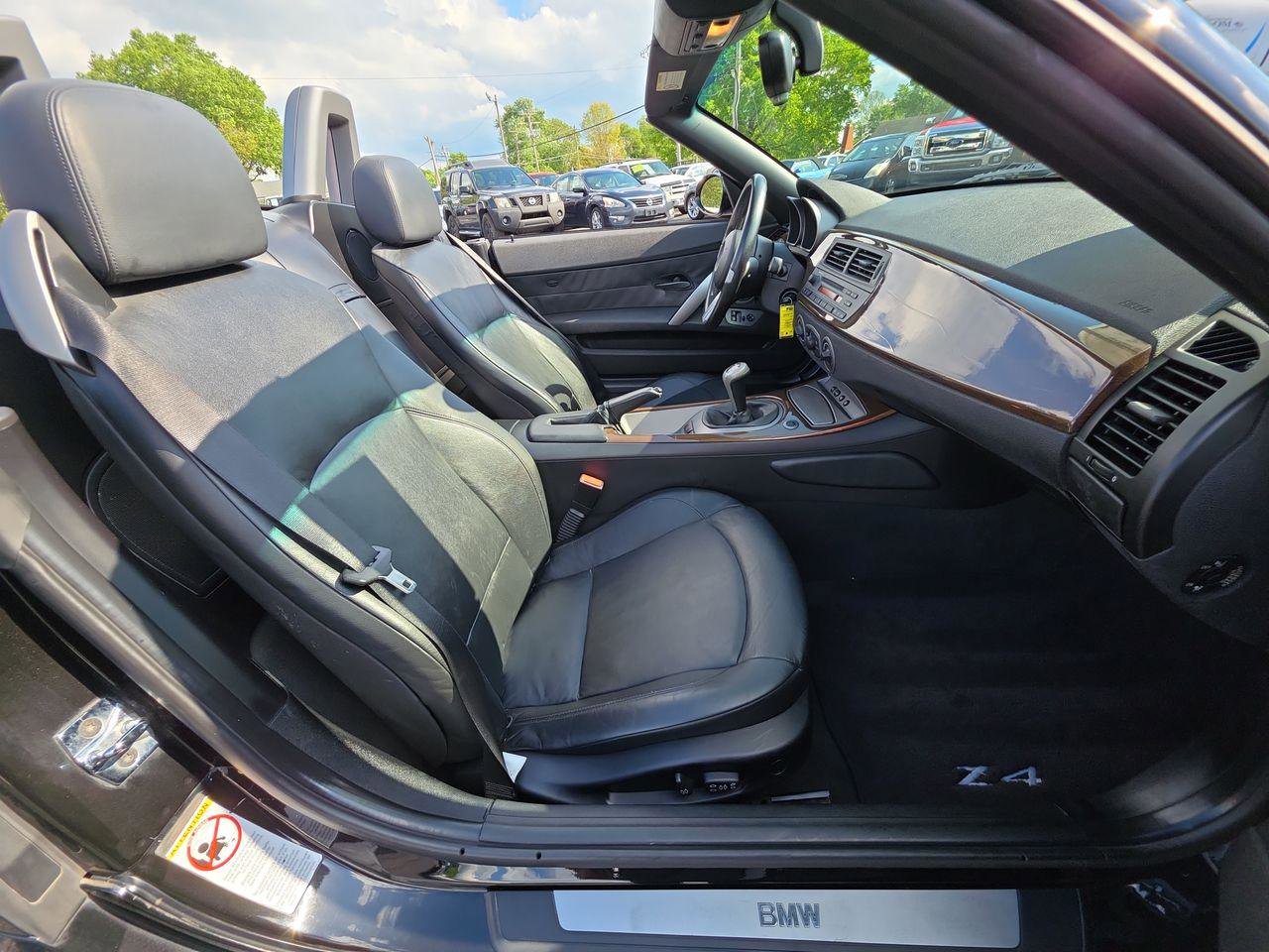 Used 2003 BMW Z4 3.0i RWD image 8