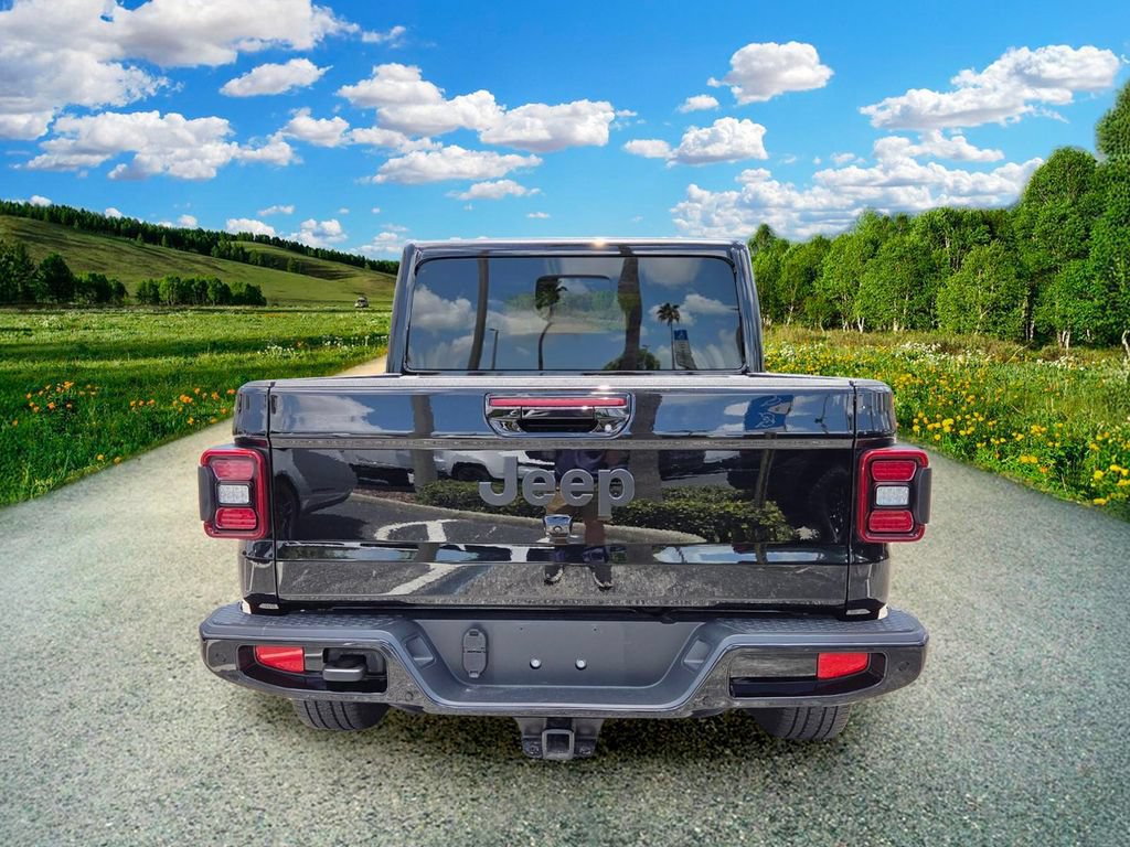 Used 2023 Jeep Gladiator Overland AWD/4WD image 5