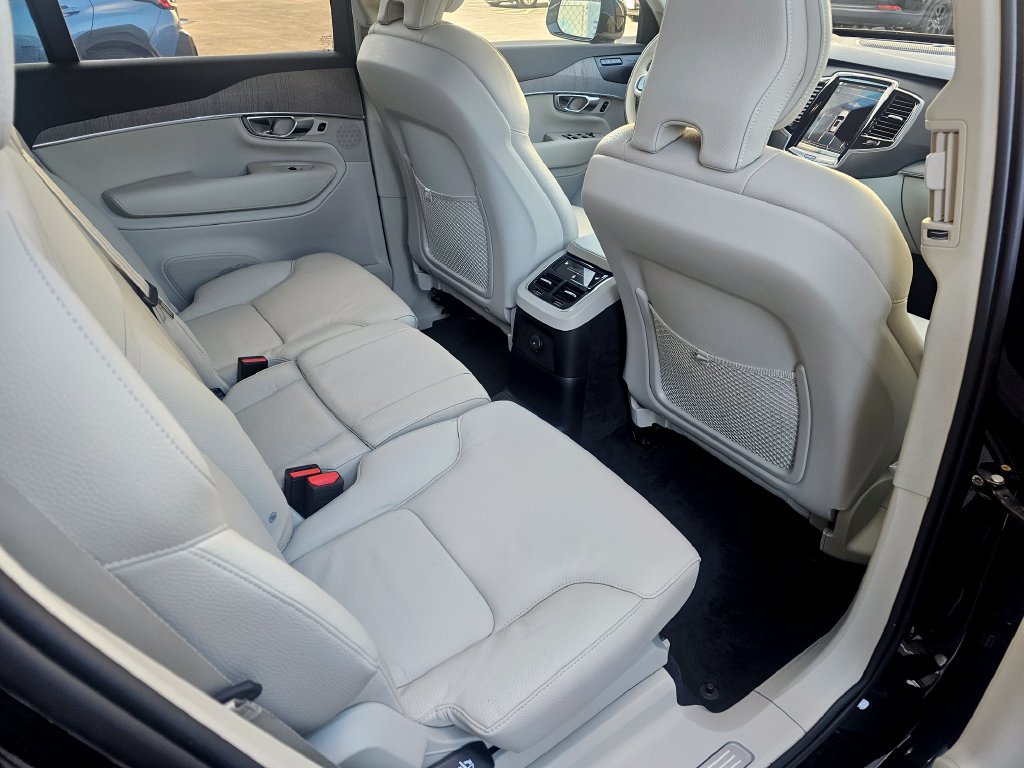 Certified 2025 Volvo XC90 T8 Plus w/ Protection Package Premier AWD/4WD image 6