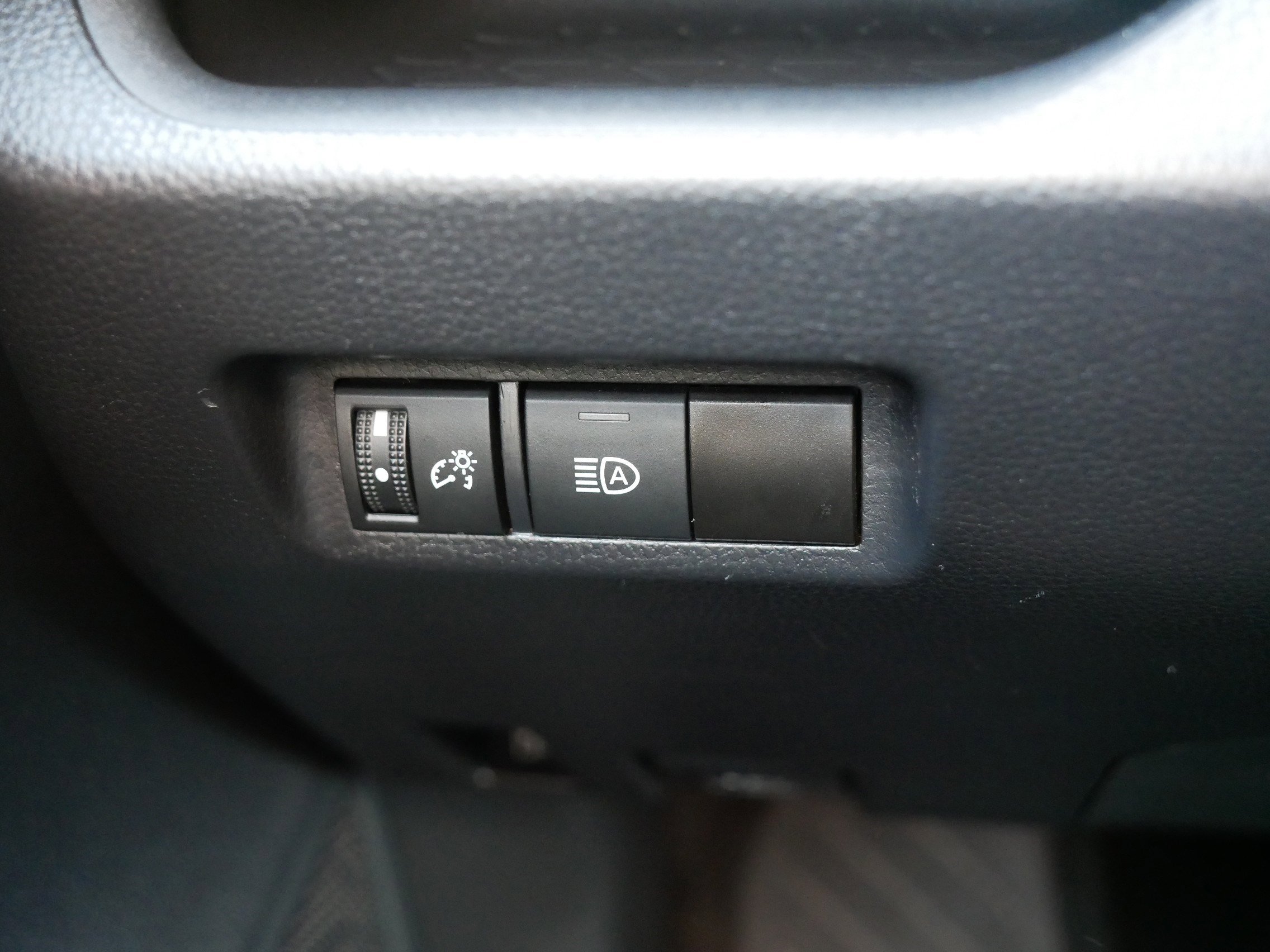 Used 2023 Toyota RAV4 LE AWD/4WD image 26