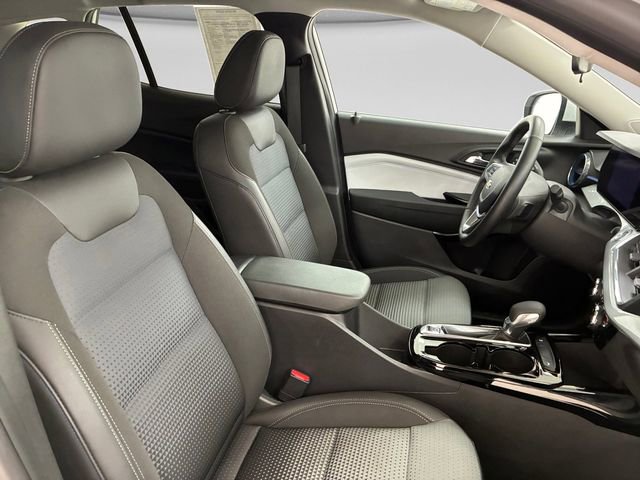 Used 2024 Chevrolet Trax LT w/ Driver Confidence Package image 14