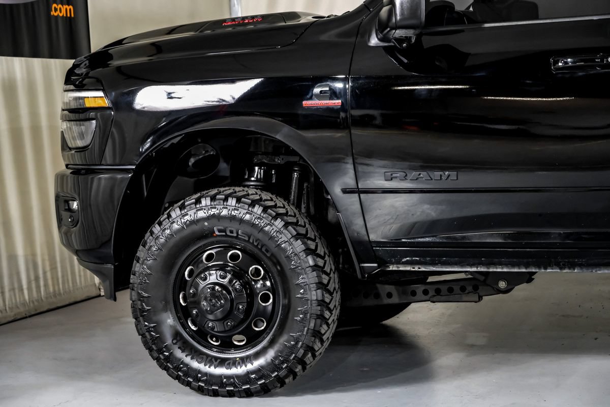 Used 2025 RAM 3500 Laramie AWD/4WD image 12