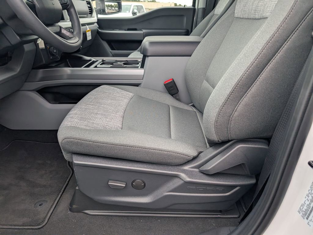 New 2026 Ford F350 XLT w/ FX4 Off-Road Package image 8