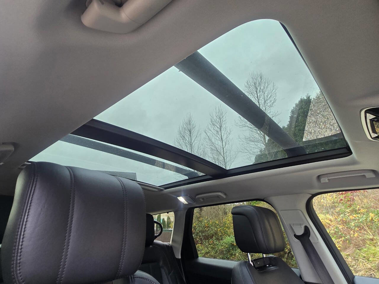 Used 2018 Land Rover Range Rover Sport HSE image 26