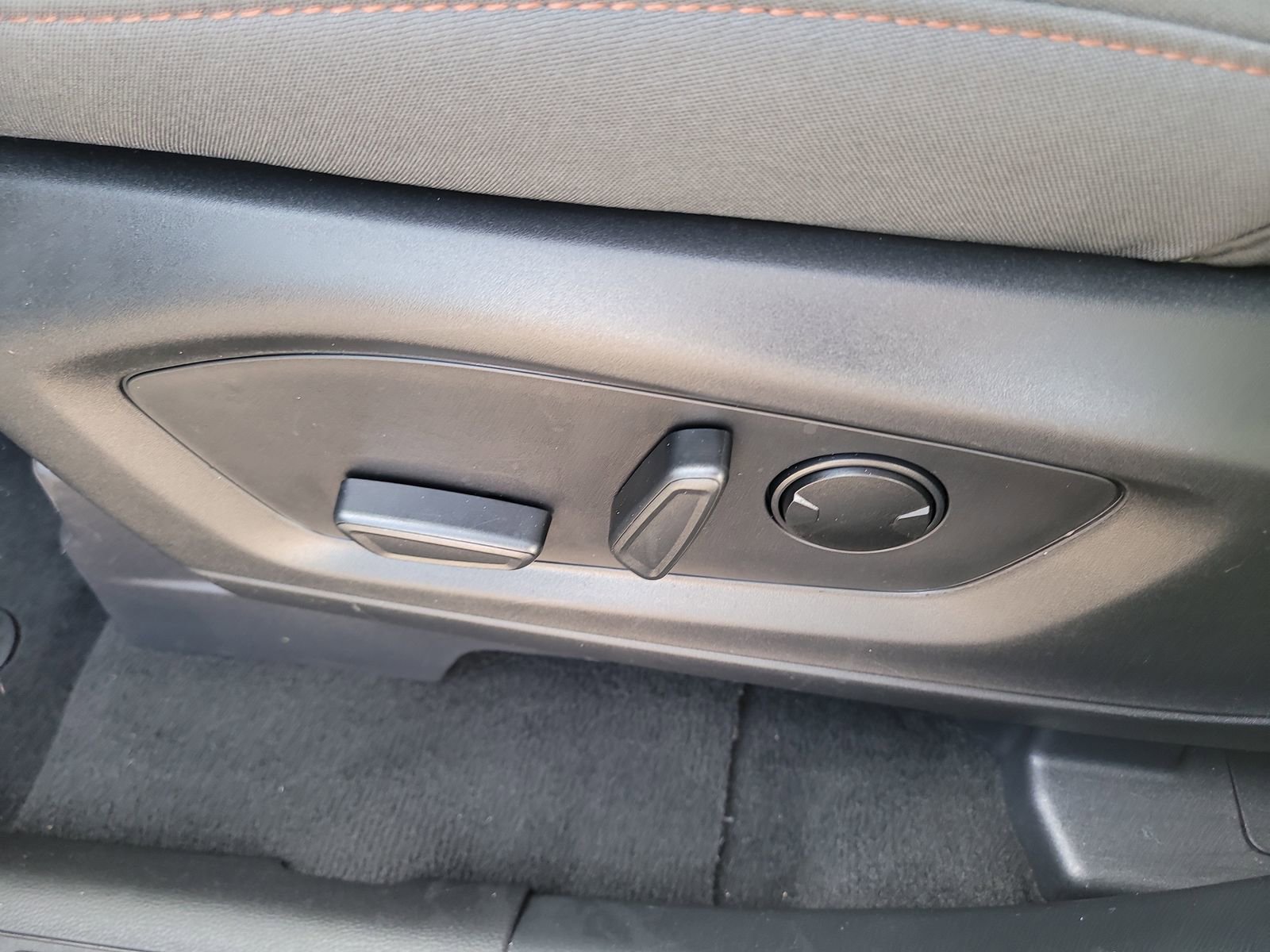 Certified 2025 Ford Explorer Active RWD image 19