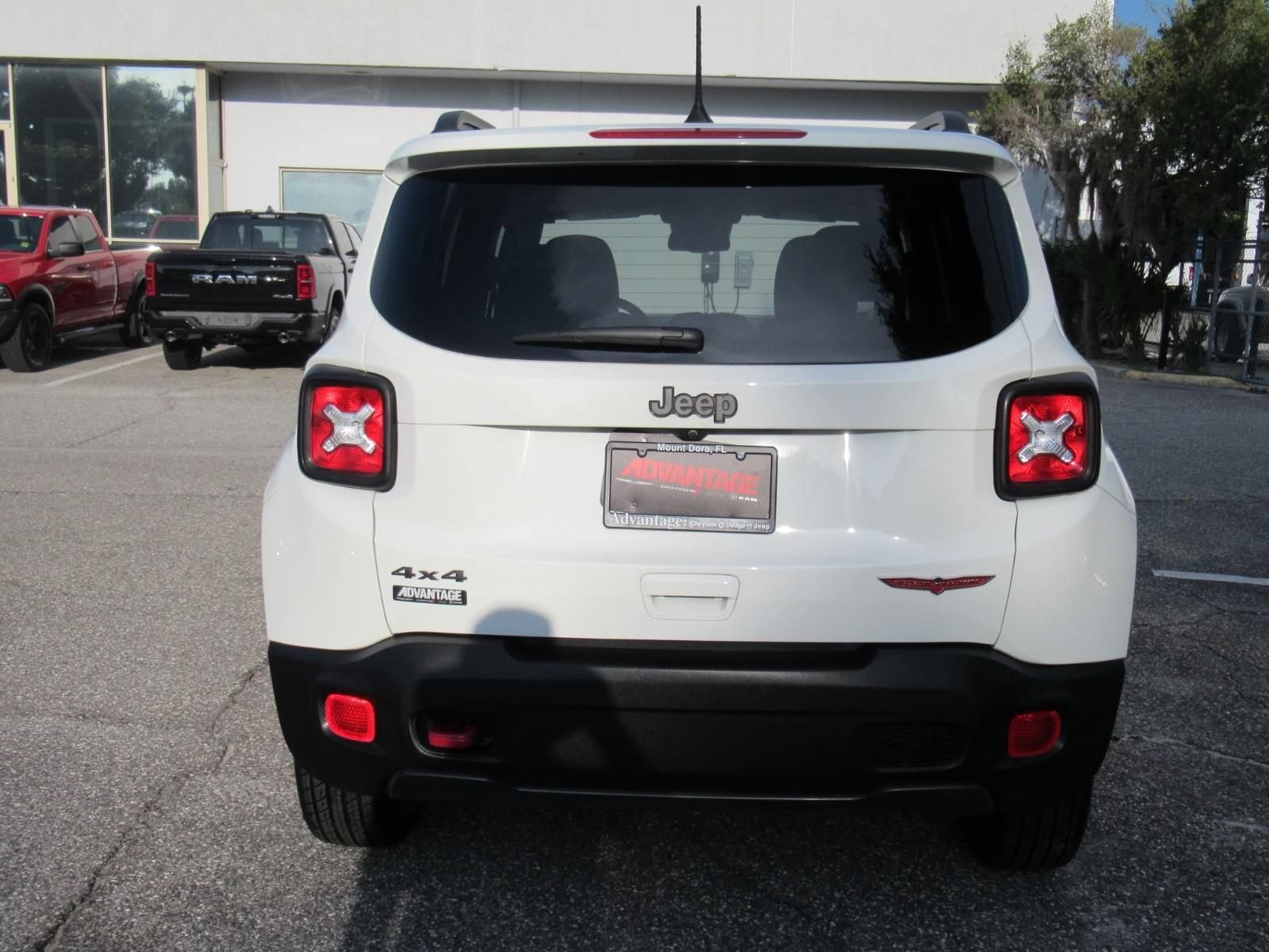 Certified 2022 Jeep Renegade Trailhawk AWD/4WD image 6