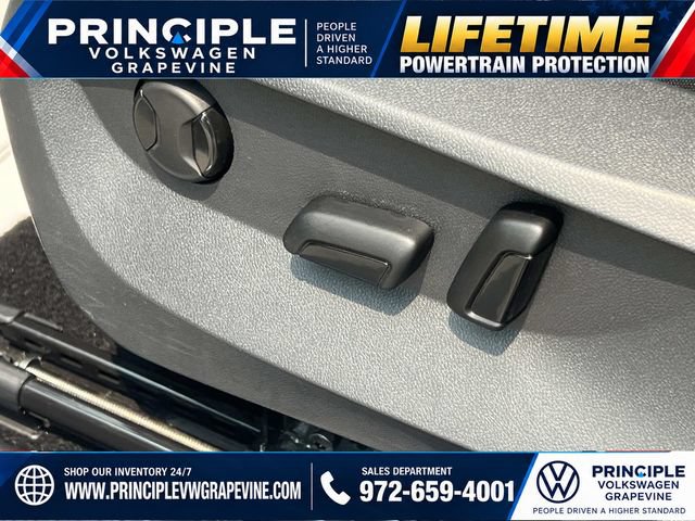 Used 2023 Volkswagen Taos SE w/ Panoramic Sunroof Package FWD image 13