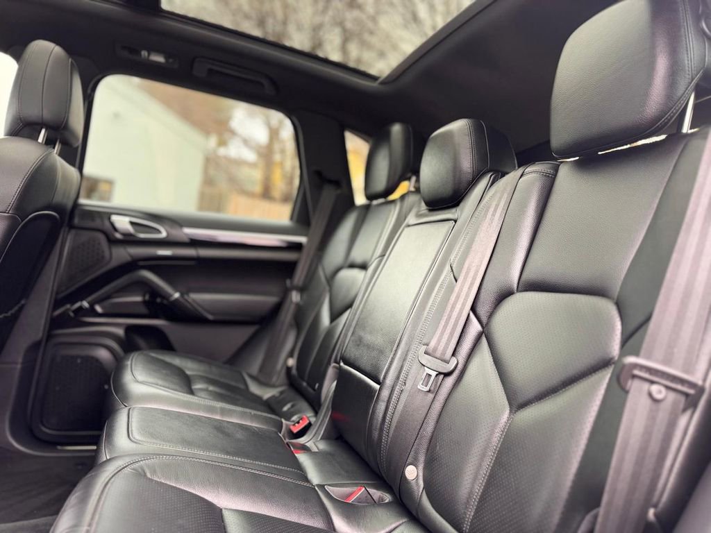Used 2017 Porsche Cayenne image 24