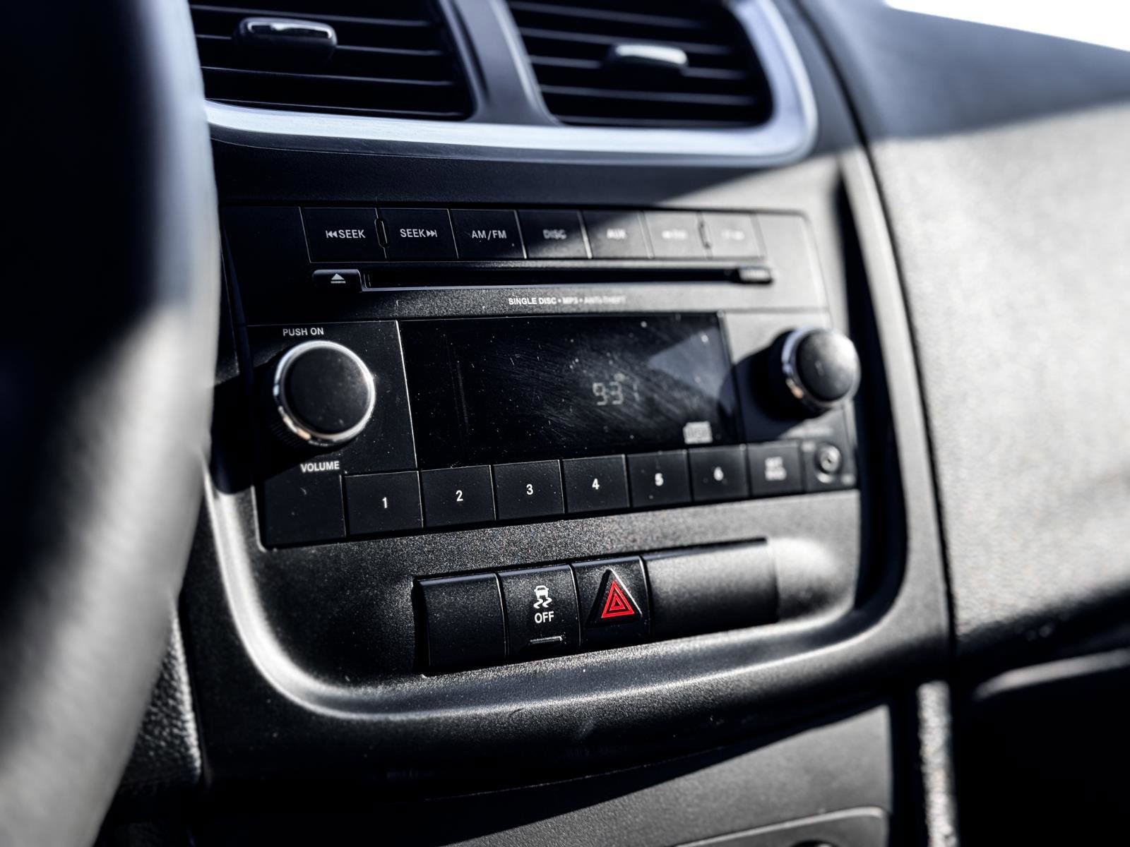 Used 2012 Dodge Avenger SE image 14