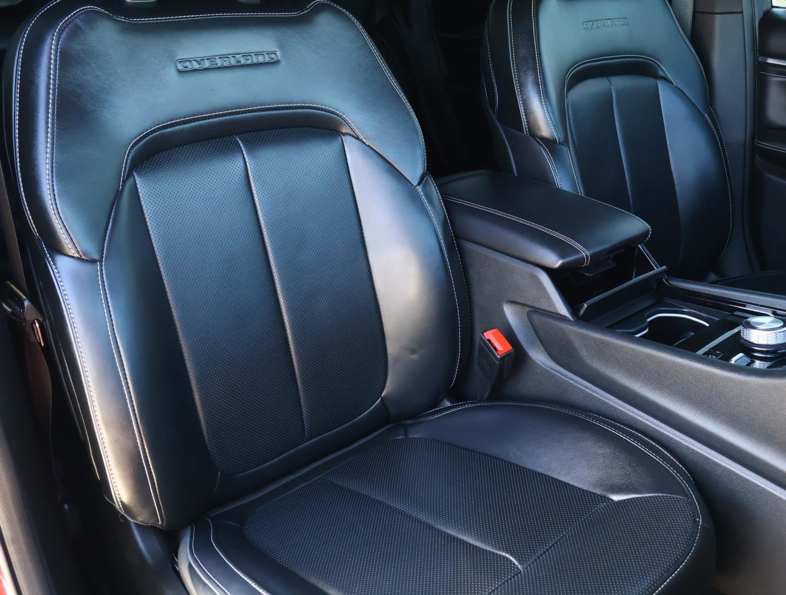 Used 2025 Jeep Grand Cherokee Overland image 21