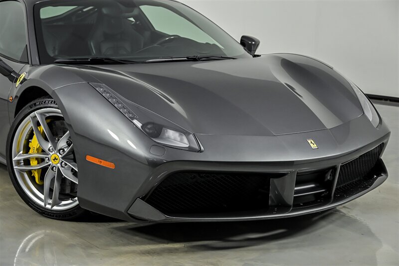 Used 2016 Ferrari 488 GTB RWD image 2