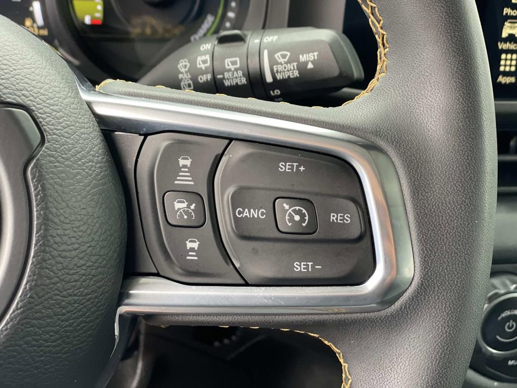 Used 2024 Jeep Wrangler Unlimited Sahara w/ Technology Group AWD/4WD image 11