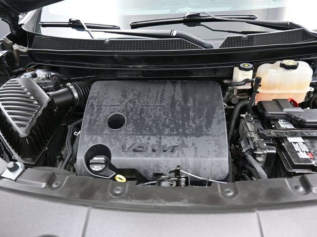 Used 2021 Chevrolet Traverse LT w/ LT Premium Package image 32