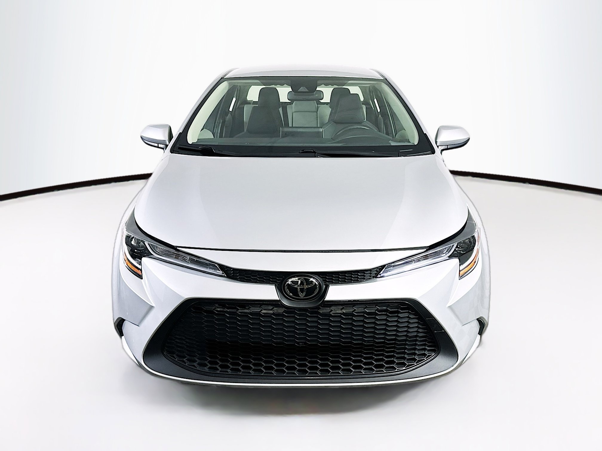 Used 2020 Toyota Corolla LE FWD image 2