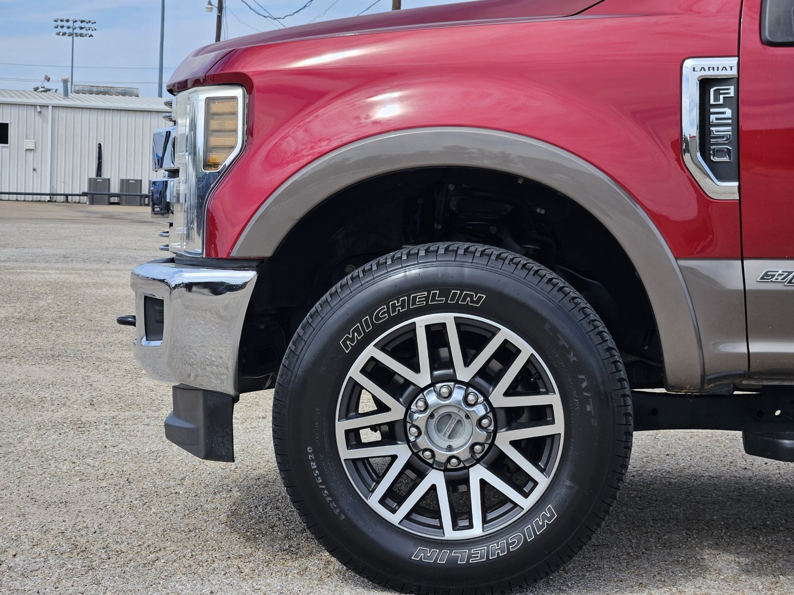 Used 2018 Ford F250 Lariat w/ Lariat Ultimate Package AWD/4WD image 11