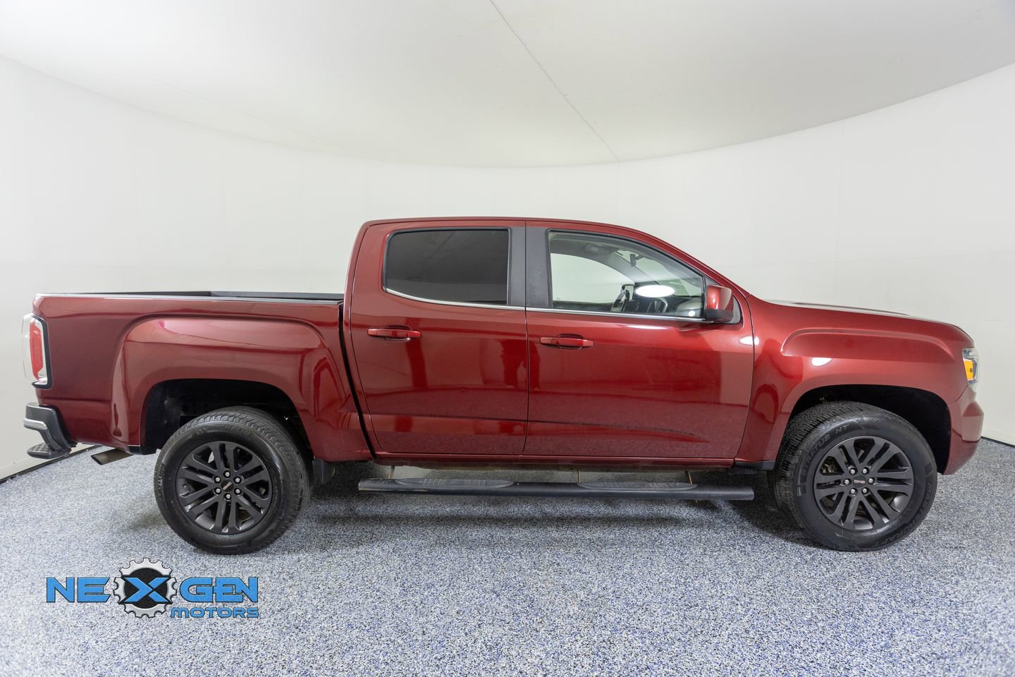 Used 2020 GMC Canyon SLE w/ Elevation Edition image 8