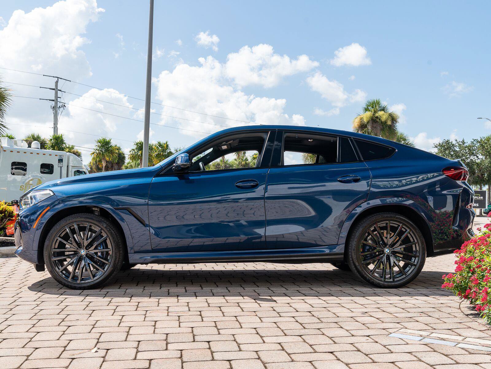 Used 2022 BMW X6 M50i w/ Executive Package AWD/4WD image 38