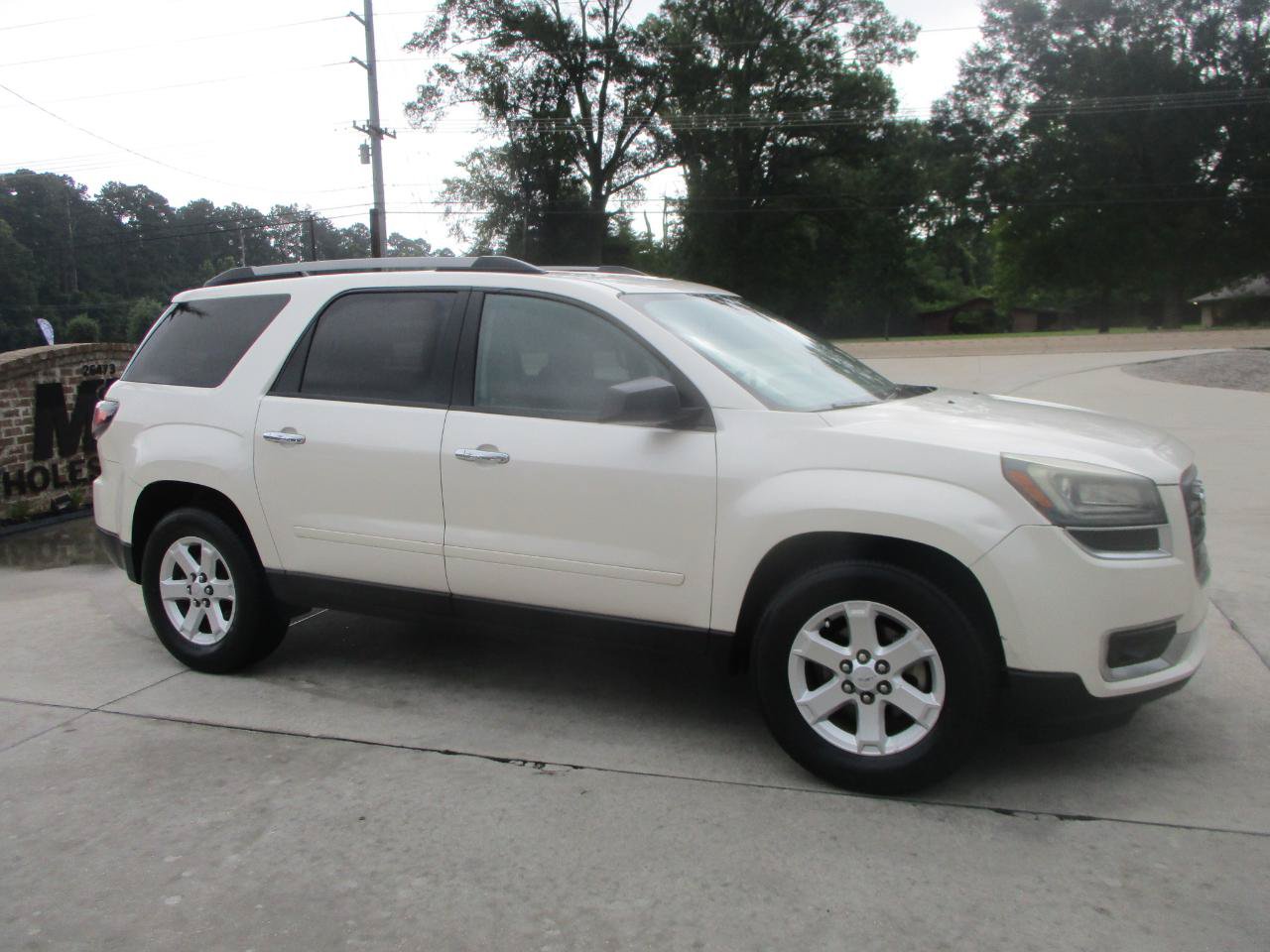 Used 2015 GMC Acadia SLE FWD image 9