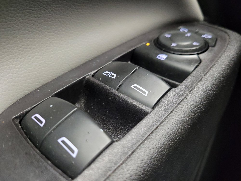 Used 2021 Chevrolet Equinox LT FWD image 27