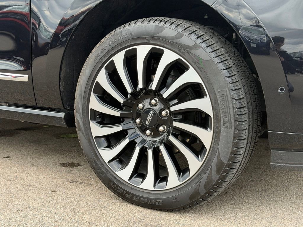 Used 2023 Lincoln Navigator Black Label image 32