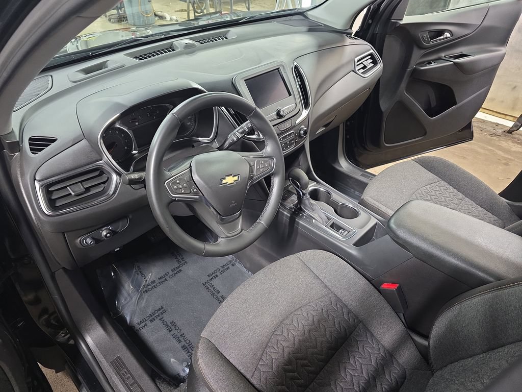 Used 2024 Chevrolet Equinox LT AWD/4WD image 16