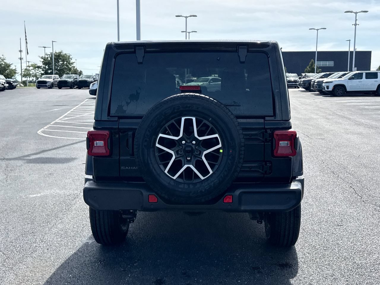 New 2027 Jeep Wrangler Unlimited Sahara AWD/4WD image 4